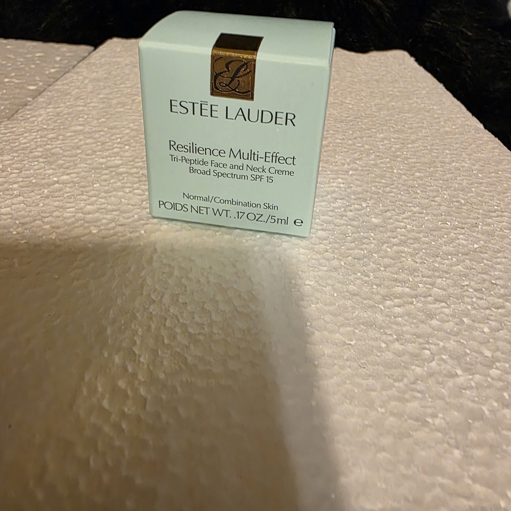 Estée Lauder Resilience Multi-Effect Face & Neck Creme - Mint Box
